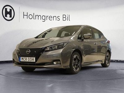 Begagnad Nissan Leaf N-Connecta 160 kW (218 HK) 2023 Grå/silver Halvkombi