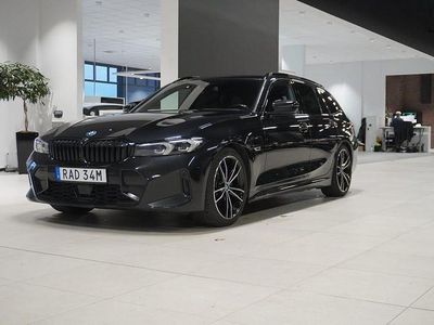 Safirsvart metallic Begagnad 2023 BMW 330 Shadowline Kombi | 399 800 kr