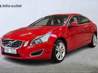 Röd Begagnad 2013 Volvo S60 Momentum Sedan | 134 900 kr (Marknadspris)