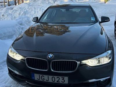 begagnad BMW 330e Sedan Steptronic Luxury Line Euro 6