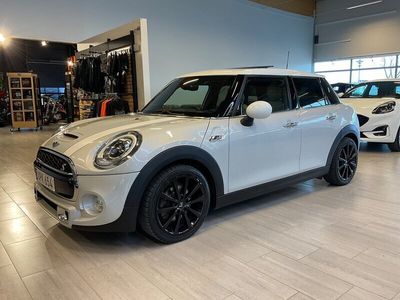 begagnad Mini Cooper S Chili Panorama, Headup, Harman Kardon, Sv-såld