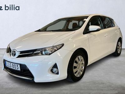 begagnad Toyota Auris 1.4 D-4D 1.4 5-D MAN ACTIVE MOTORVÄRMARE VINTERHJUL 2014 Vit