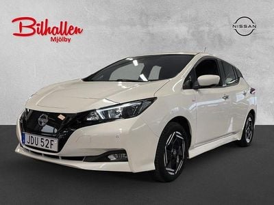 Begagnad Nissan Leaf Acenta 110 kW (150 HK) 2022 Vit Halvkombi