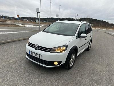 Begagnad 2015 VW Touran Cross Minibuss | 89 900 kr (Marknadspris)