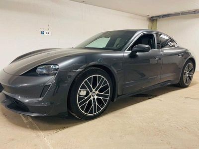 Mörkgrå Begagnad 2020 Porsche Taycan Turbo Sedan | 695 000 kr