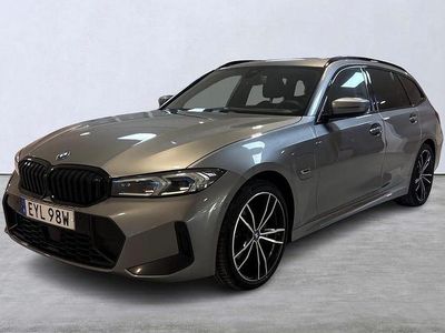 Grå Begagnad 2023 BMW 330 M Sport Kombi | 379 900 kr
