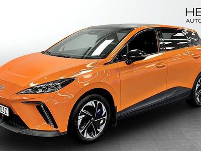 Begagnad MG MG4 EV Luxury 150 kW (204 HK) 2022 Orange Halvkombi