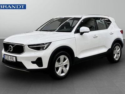 Vit Begagnad 2024 Volvo XC40 Core SUV | 339 900 kr (Marknadspris)