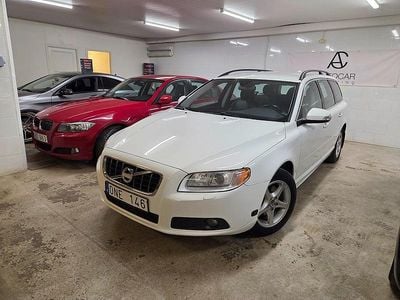 Begagnad Volvo V70 Momentum 145 HK (106 kW) 2010 Vit Kombi
