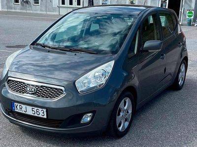 Begagnad Kia Venga Comfort 90 HK (66 kW) 2010 Grå Halvkombi