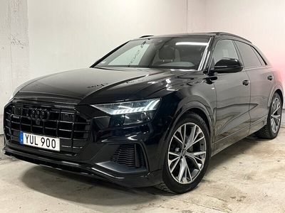 Svart Begagnad 2018 Audi Q8 S-Line SUV | 699 000 kr