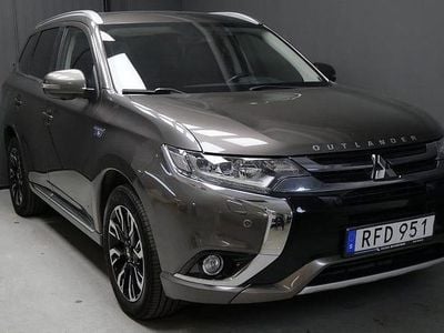 Begagnad Mitsubishi Outlander 203 HK (149 kW) 2016 Brun SUV