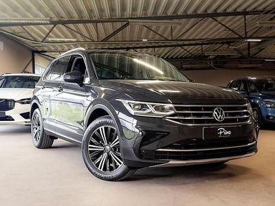 Grå Begagnad 2021 VW Tiguan Elegance SUV | 217 800 kr (Marknadspris)