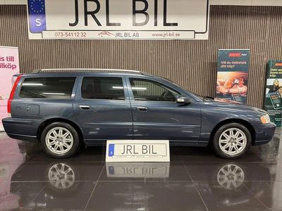Begagnad Volvo V70 Momentum 140 HK (102 kW) 2007 Blå Kombi