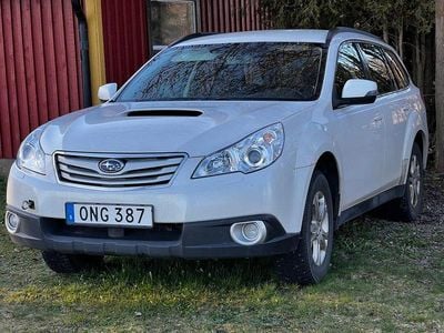 Begagnad Subaru Outback 150 HK (110 kW) 2012 Kombi