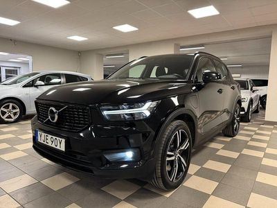 Svart Begagnad 2021 Volvo XC40 R-Design SUV | 298 900 kr (Marknadspris)