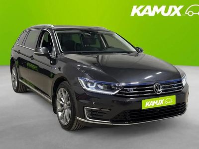 Silver/grå Begagnad 2018 VW Passat GTE Kombi | 204 800 kr (Marknadspris)