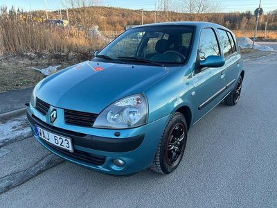 Begagnad 2004 Renault Clio II Halvkombi | 19 500 kr (Marknadspris)