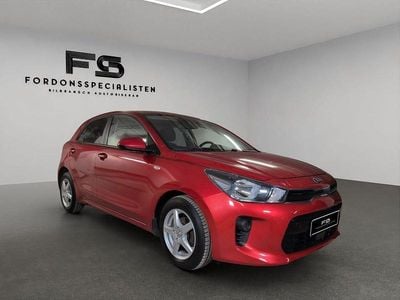 Begagnad Kia Rio 100 HK (73 kW) 2018 Röd Halvkombi