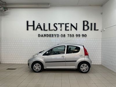 begagnad Peugeot 107 5-dörrar 1.0 Svensksåld låga mil 2012, Halvkombi