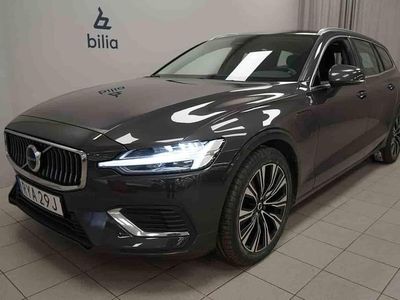 Grå Begagnad 2023 Volvo V60 Kombi | 359 900 kr (Bra pris)