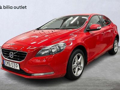 Röd Begagnad 2015 Volvo V40 Kinetic Halvkombi | 89 900 kr (Marknadspris)