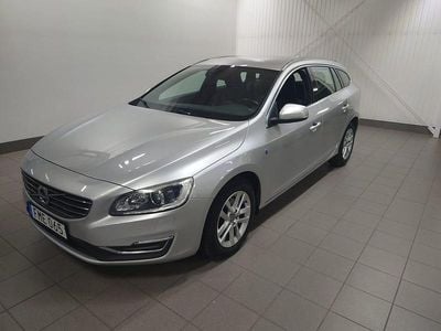Begagnad Volvo V60 Ocean Race 181 HK (133 kW) 2014 Silver Kombi