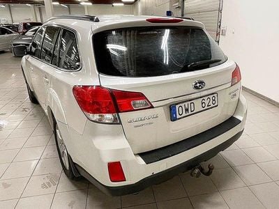 Vit Begagnad 2009 Subaru Outback Kombi | 29 000 kr