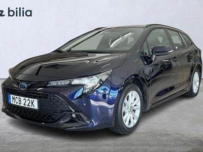 Blå Begagnad 2024 Toyota Corolla Active Kombi | 309 900 kr (Marknadspris)