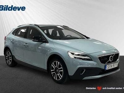 Blå Begagnad 2019 Volvo V40 CC Pro Kombi | 209 900 kr (Marknadspris)