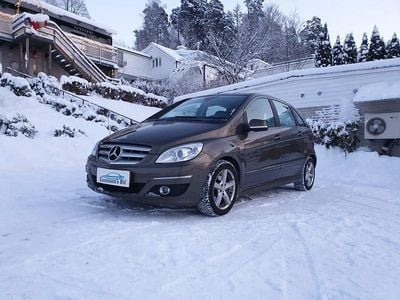 Brun Begagnad 2010 Mercedes B180 Minibuss | 59 800 kr (Marknadspris)