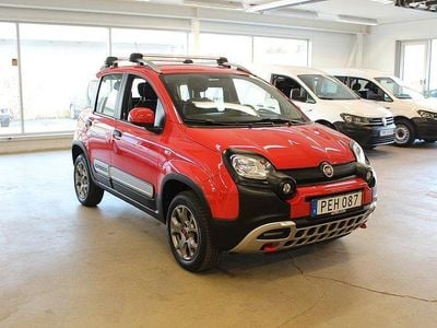 Röd Begagnad 2018 Fiat Panda Cross Cross Halvkombi | 169 000 kr