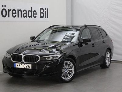 Svart Begagnad 2024 BMW 330e M Sport Kombi | 399 000 kr (Superpris)