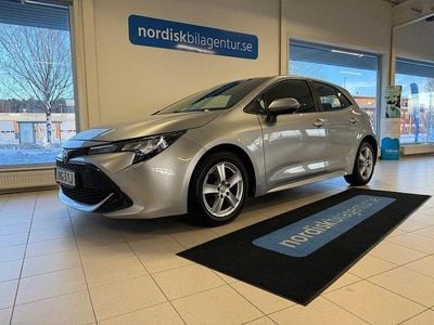 Silver metallic Begagnad 2022 Toyota Corolla Hybrid Active Halvkombi | 169 900 kr (Lite dyr)