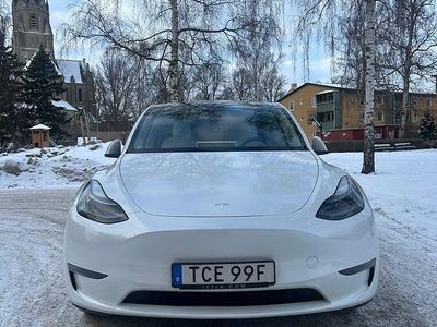 Begagnad 2024 Tesla Model Y Long Range AWD SUV | 479 000 kr (Lite dyr)