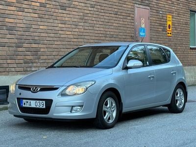 Begagnad Hyundai i30 116 HK (85 kW) 2009 Silver Halvkombi