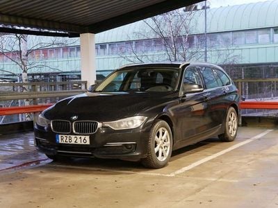 Svart metallic Begagnad 2015 BMW 320 Kombi | 90 000 kr (Lite dyr)