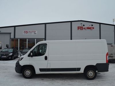 begagnad Peugeot Boxer Van 335 2.2 HDi L2H1 130 hk D-Värmare Drag