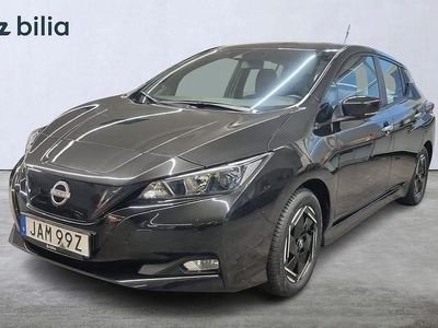 Begagnad Nissan Leaf Acenta 111 kW (151 HK) 2023 Svart Halvkombi