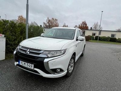 Begagnad Mitsubishi Outlander Edition 203 HK (149 kW) 2017 SUV