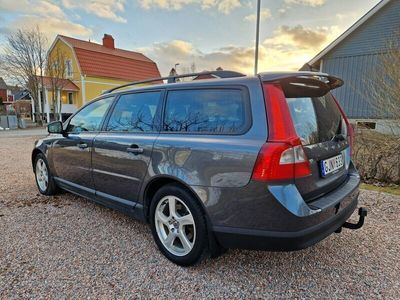 begagnad Volvo V70 2.4D -08 Kinetic Euro 4