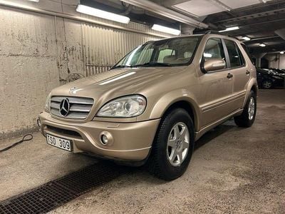 Pearl gold metallic Begagnad 2003 Mercedes ML320 SUV | 102 000 kr