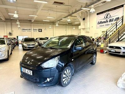 Begagnad Mitsubishi Space Star 80 HK (58 kW) 2014 Svart Halvkombi