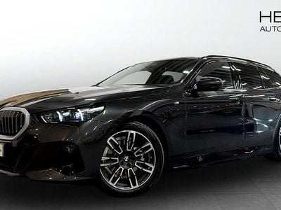 Grå Begagnad 2025 BMW 530 M Sport Kombi | 626 700 kr