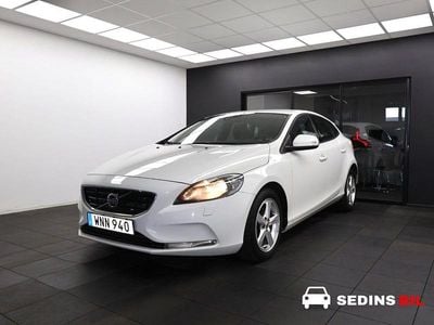 Vit Begagnad 2015 Volvo V40 Kombi | 119 900 kr (Marknadspris)