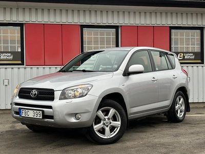 Begagnad Toyota RAV4 152 HK (111 kW) 2007 Silver SUV