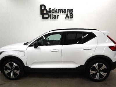 Crystal white pearl Begagnad 2023 Volvo XC40 Plus SUV | 399 000 kr (Dyr)