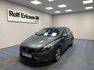 Grå Begagnad 2014 Volvo V40 Momentum Halvkombi | 169 500 kr (Marknadspris)