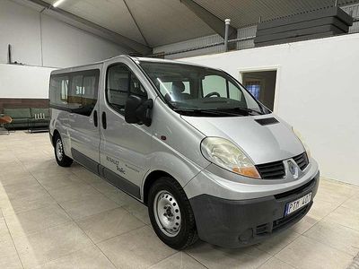 Ljusgrå Begagnad 2007 Renault Trafic Minibuss | 69 500 kr (Bra pris)