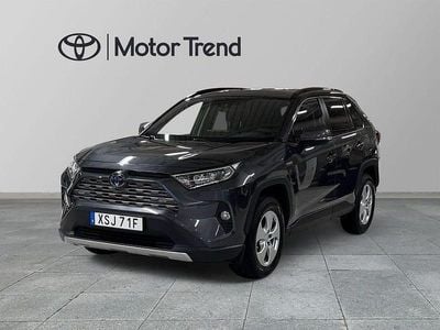 Grå Begagnad 2021 Toyota RAV4 Hybrid Active SUV | 319 000 kr (Marknadspris)
